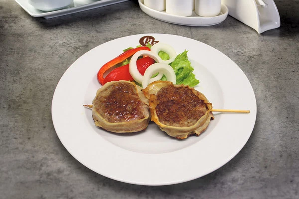 PLJESKAVICA U ŠPEKU